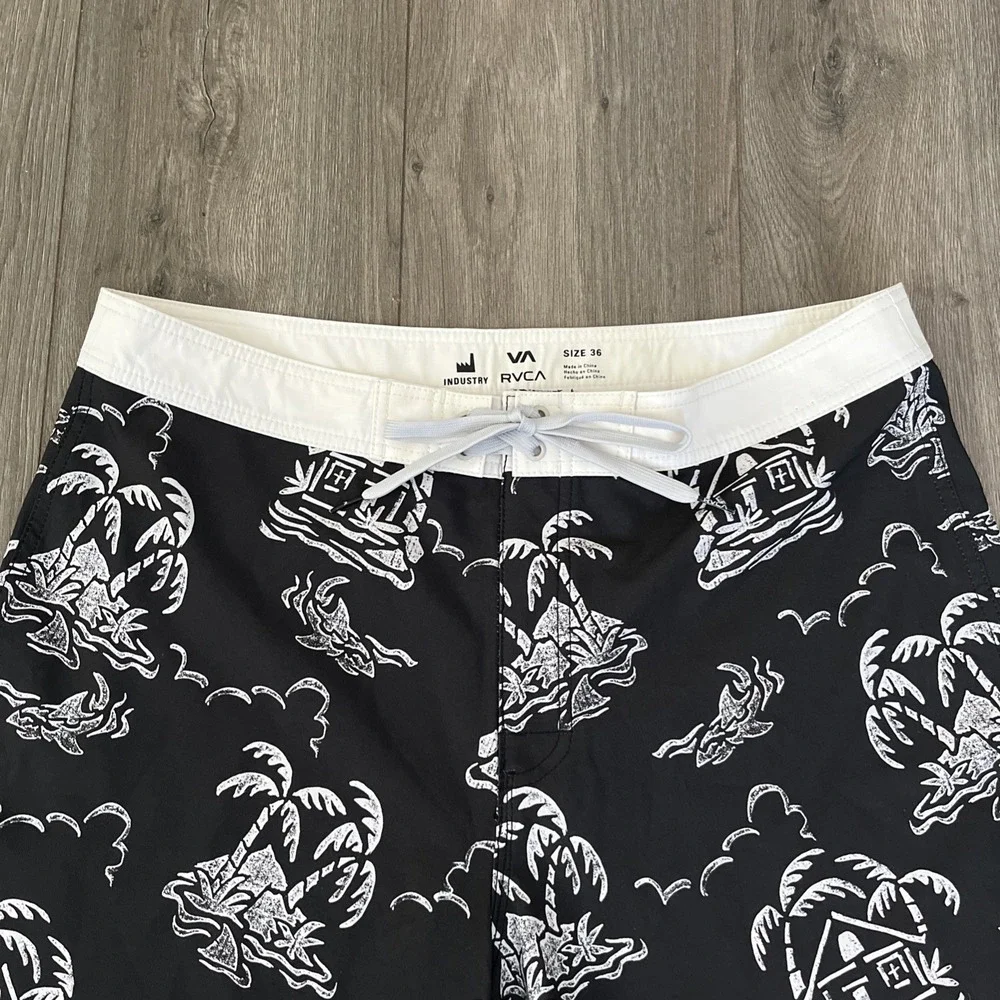 RVCA Boardshorts Mens Sz 36 Black White Island Graphic